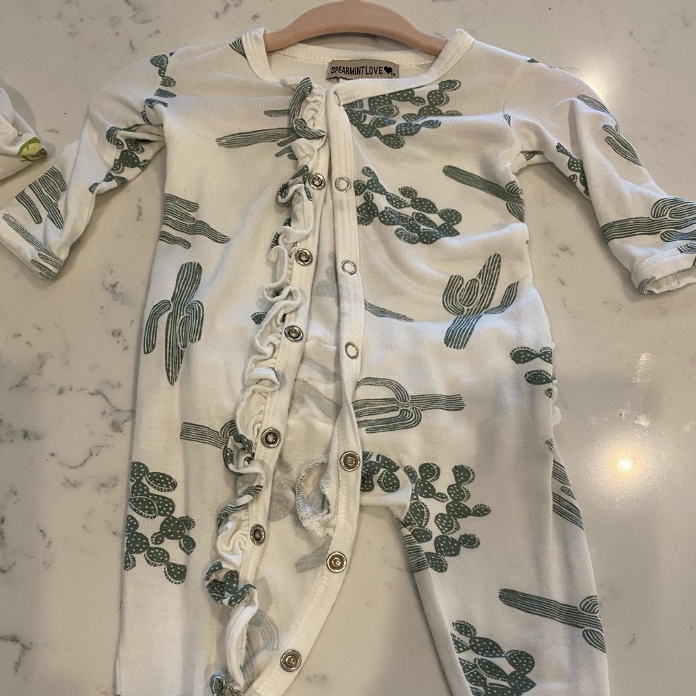 SpearmintLOVE baby onsie cactus